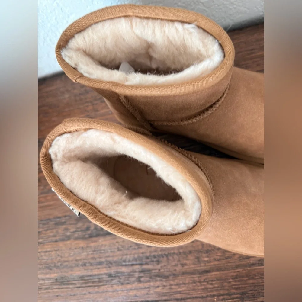 BearPaw Men's Chestnut Suede Short Boots women’s size 6 NNT